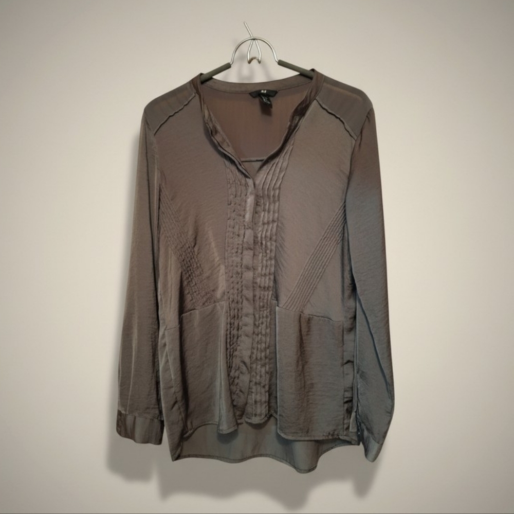 H&M Silky GRAY Long Sleeved PINTUCK Blouse Ladies US 8 SHEER Gun Metal